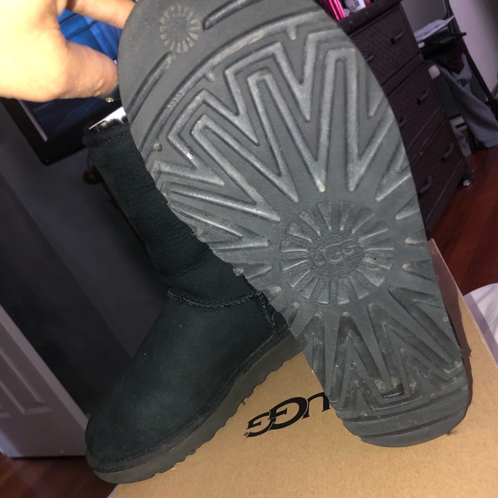 Ugg boots short size 6 *authentic*